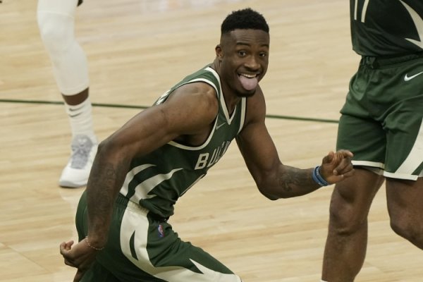 Anh em bóng rổ! Antetokounmpo 