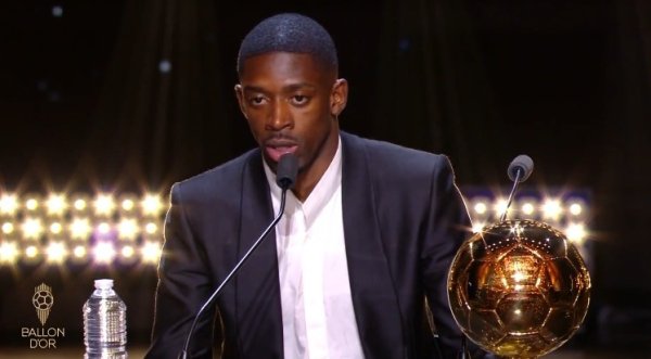 Dembele nói về lý do khóc: Sau