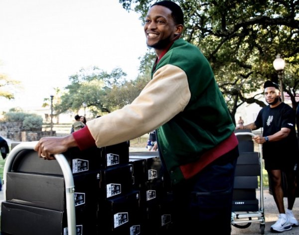 Nhận một số lợi ích cho các cự