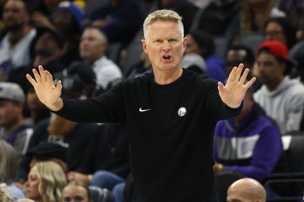 Sáu trận sân khách liên tiếp s