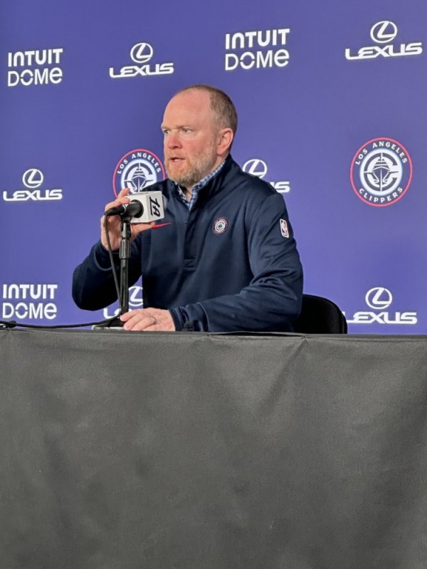 Frank: Kawhi không chỉ gặp vấn