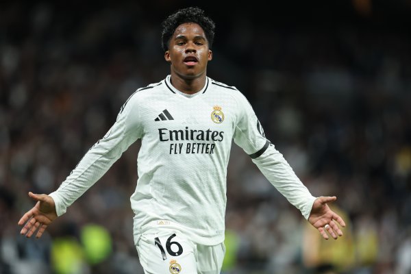 Truyền thông Pháp: Lyon thuê E