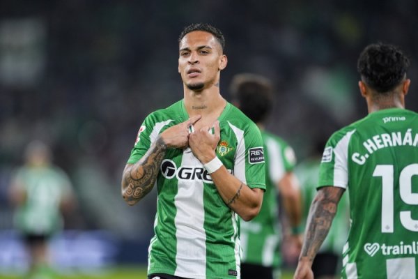 Chính thức: Anthony bị treo gi